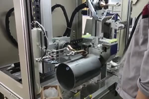 压缩机桶体自动化钎焊现场视频